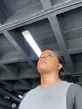 trianawhite online show from 12.02.24