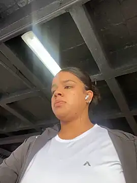 trianawhite online show from 02.06.25