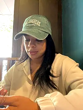 trianawhite online show from 11.11.25