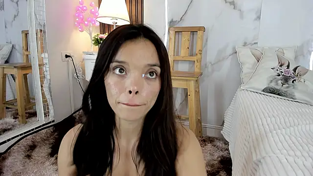 Snapshot of hannahill69 chatting on 12.21.24 hannahill69 online show from 12.21.24
