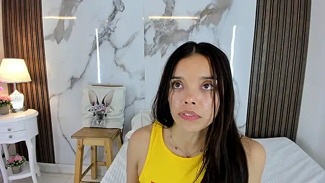 Snapshot of hannahill69 chatting on 12.28.24 hannahill69 online show from 12.28.24