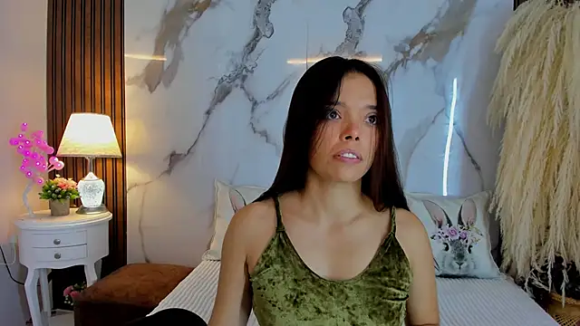Snapshot of hannahill69 chatting on 02.21.25 hannahill69 online show from 02.21.25