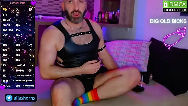 Snapshot of AtlasHorns chatting on 12.12.24 AtlasHorns online show from 12.12.24