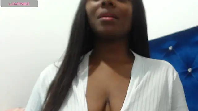 Snapshot of mommywebcam chatting on 10.12.25 mommywebcam online show from 10.12.25