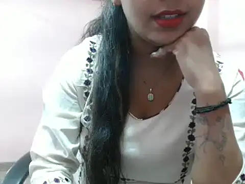 LovingPihu online show from 01.13.25
