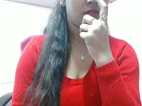 LovingPihu online show from 01.18.25