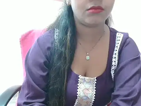 LovingPihu online show from 01.27.25