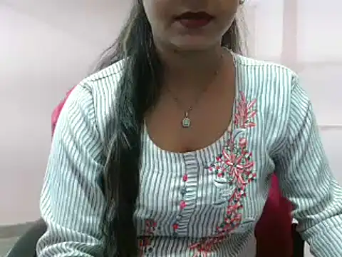 LovingPihu online show from 03.03.25