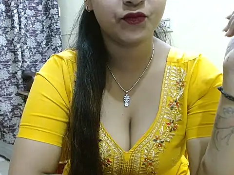 LovingPihu online show from 04.07.26