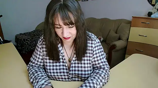 Lucretia Goldi  online show from 06.12.26