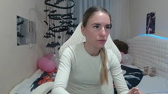 DeboraHorny online show from 10.18.25
