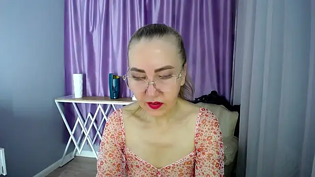 queen a n i online show from 12.03.24