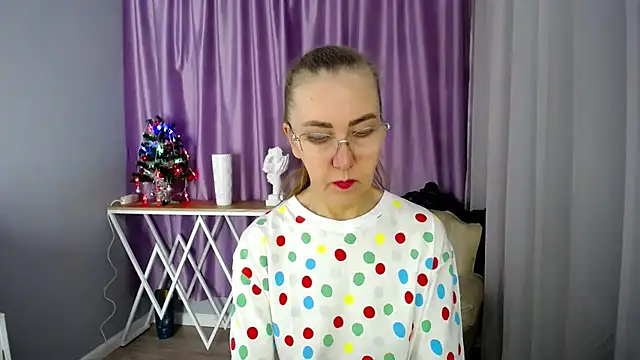 queen a n i online show from 12.04.24