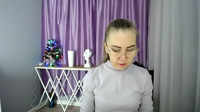 queen a n i online show from 12.05.24