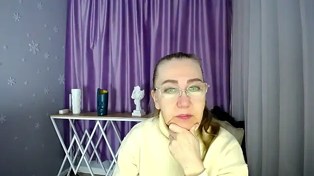 queen a n i online show from 03.09.25