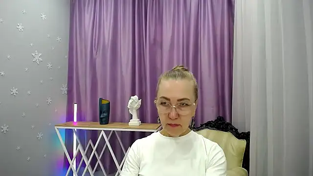 queen a n i online show from 09.19.25