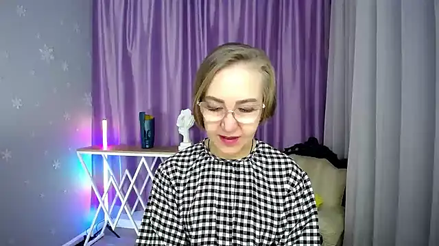 queen a n i online show from 10.07.25