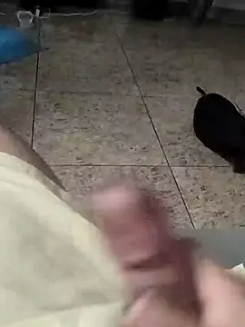 Snapshot of vini4016 chatting on 12.17.24 vini4016 online show from 12.17.24