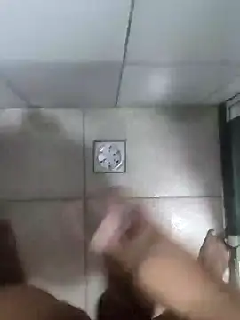 Snapshot of vini4016 chatting on 12.19.24 vini4016 online show from 12.19.24