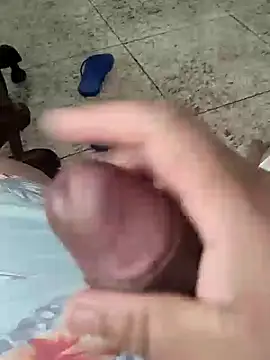 Snapshot of vini4016 chatting on 01.01.25 vini4016 online show from 01.01.25