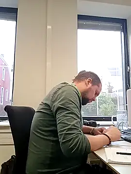 Snapshot of Tj1sen chatting on 12.02.24 Tj1sen online show from 12.02.24