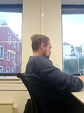 Snapshot of Tj1sen chatting on 12.20.24 Tj1sen online show from 12.20.24