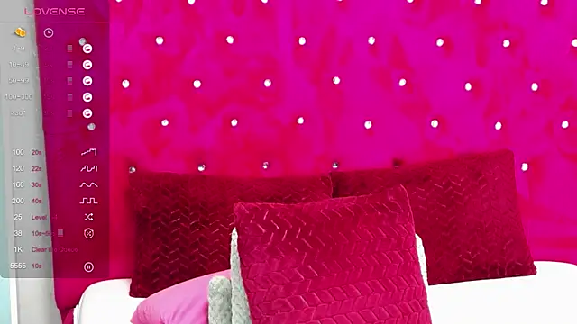 LoraDelNiro online show from 12.23.24