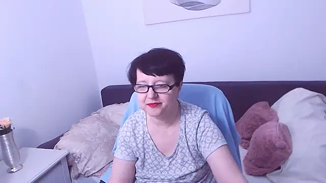 Snapshot of ChristaRose chatting on 10.05.25 ChristaRose online show from 10.05.25