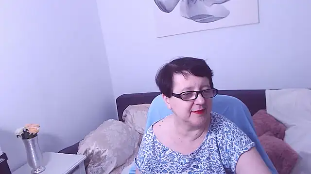 Snapshot of ChristaRose chatting on 10.18.25 ChristaRose online show from 10.18.25