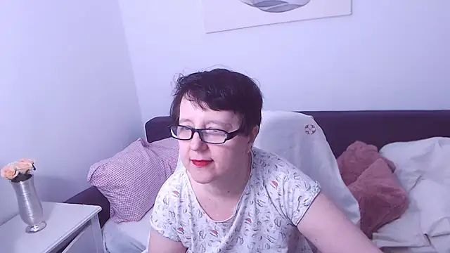 Snapshot of ChristaRose chatting on 10.24.25 ChristaRose online show from 10.24.25