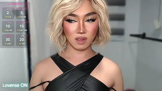 Local Hoelyx online show from 10.11.25