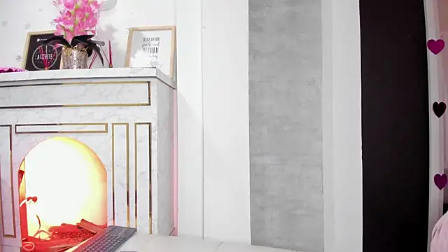  liathompsom09 online show from 02.28.25