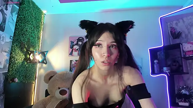  liathompsom09 online show from 01.05.26