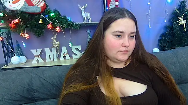 Snapshot of XX_Daniella_XX chatting on 12.17.24 XX Daniella XX online show from 12.17.24