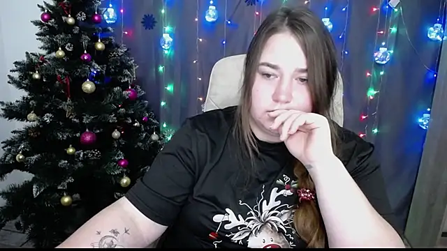 Snapshot of XX_Daniella_XX chatting on 12.21.24 XX Daniella XX online show from 12.21.24