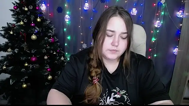 Snapshot of XX_Daniella_XX chatting on 12.21.24 XX Daniella XX online show from 12.21.24