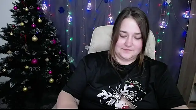Snapshot of XX_Daniella_XX chatting on 12.21.24 XX Daniella XX online show from 12.21.24