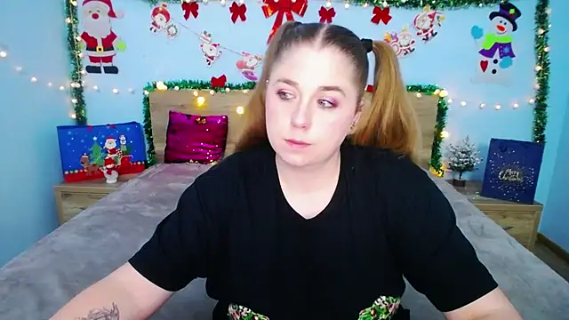 Snapshot of JessikaDaniel chatting on 12.12.24 JessikaDaniel online show from 12.12.24