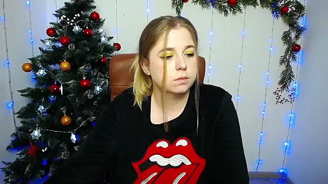 Snapshot of JessikaDaniel chatting on 12.13.24 JessikaDaniel online show from 12.13.24