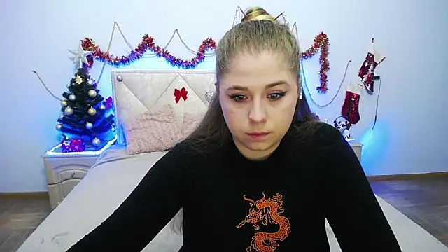 Snapshot of JessikaDaniel chatting on 12.17.24 JessikaDaniel online show from 12.17.24