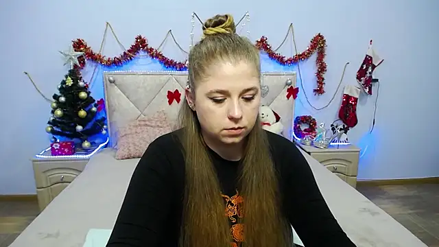 Snapshot of JessikaDaniel chatting on 12.17.24 JessikaDaniel online show from 12.17.24