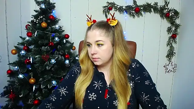 Snapshot of JessikaDaniel chatting on 12.21.24 JessikaDaniel online show from 12.21.24