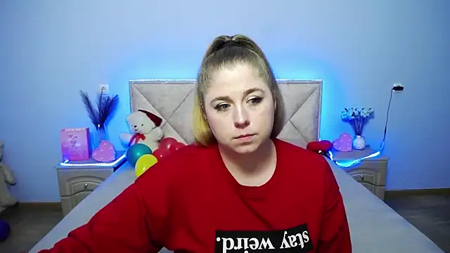 Snapshot of JessikaDaniel chatting on 01.14.25 JessikaDaniel online show from 01.14.25