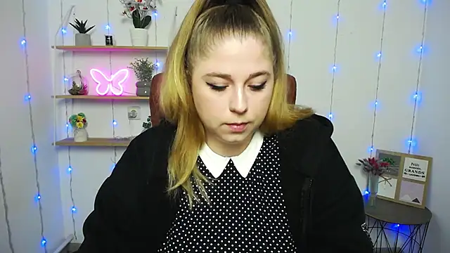 Snapshot of JessikaDaniel chatting on 01.28.25 JessikaDaniel online show from 01.28.25