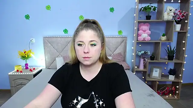 Snapshot of JessikaDaniel chatting on 03.21.25 JessikaDaniel online show from 03.21.25