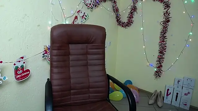 Snapshot of KaleyReed chatting on 01.12.25 KaleyReed online show from 01.12.25