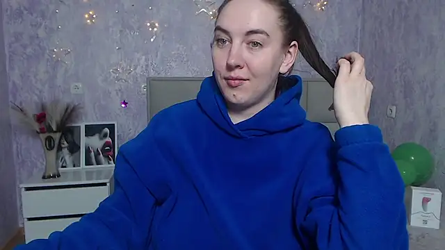 Snapshot of KaleyReed chatting on 01.19.25 KaleyReed online show from 01.19.25