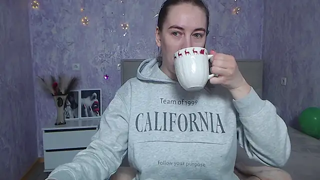 Snapshot of KaleyReed chatting on 01.25.25 KaleyReed online show from 01.25.25
