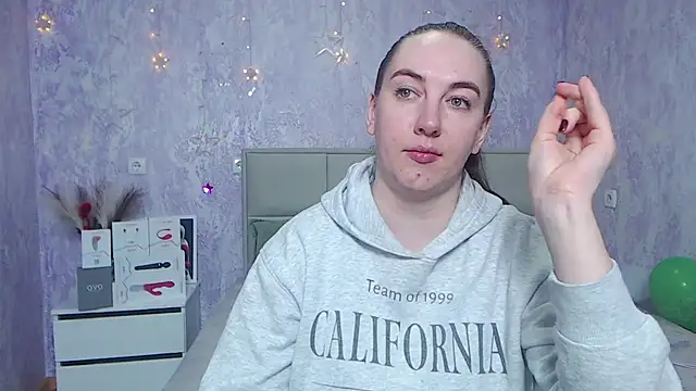 Snapshot of KaleyReed chatting on 01.25.25 KaleyReed online show from 01.25.25