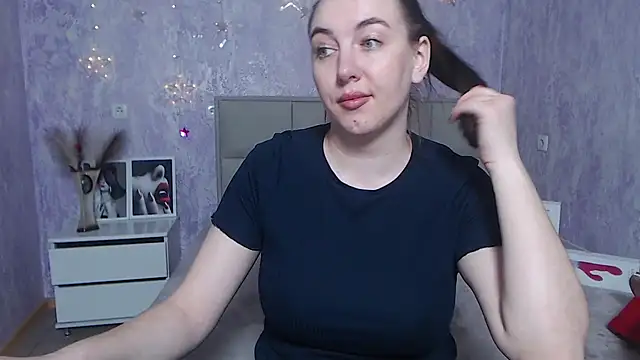Snapshot of KaleyReed chatting on 01.29.25 KaleyReed online show from 01.29.25